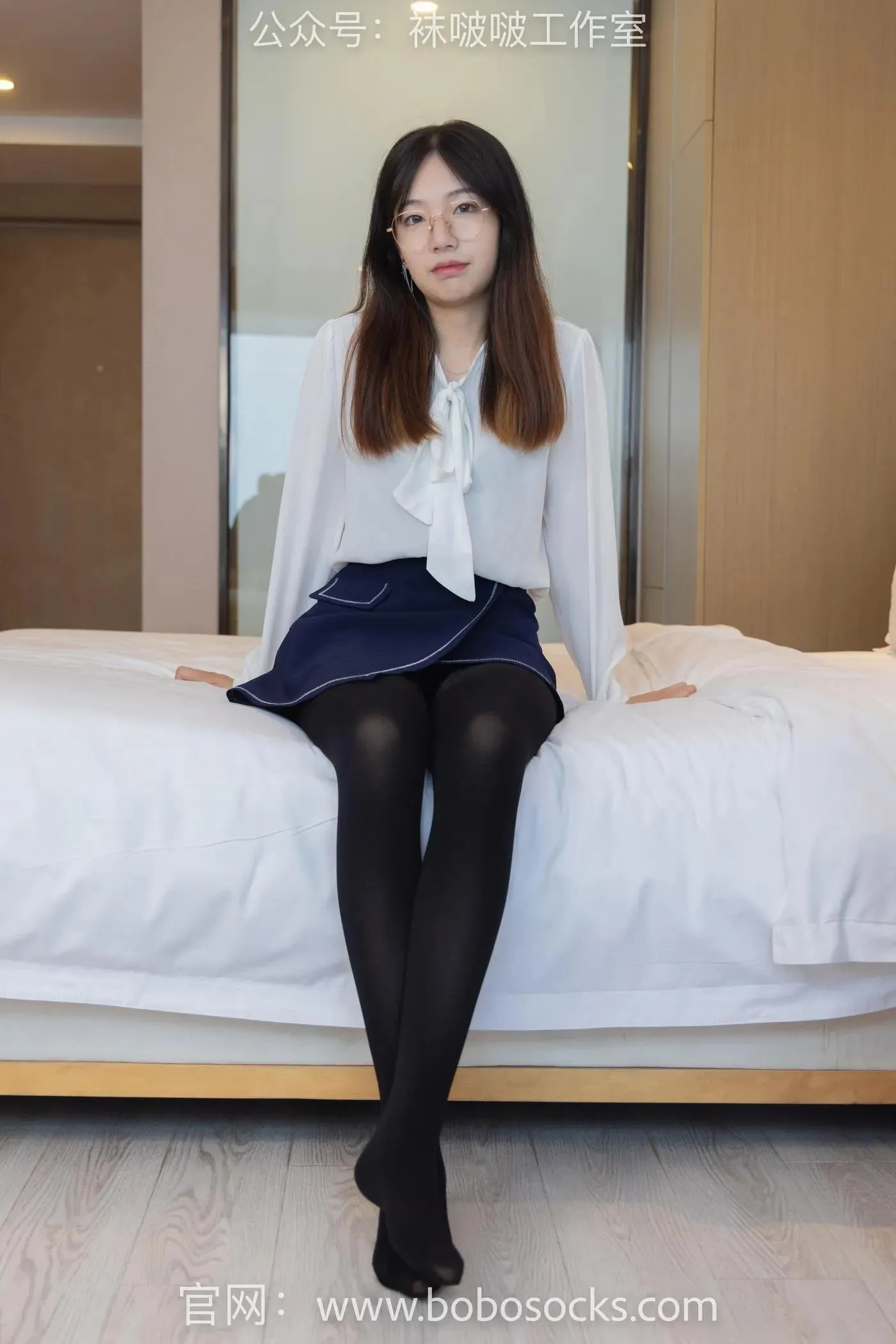 [BoBoSocks袜啵啵]NO.114 小甜豆-高跟鞋、帆布鞋、肉丝、厚黑丝 [175P]插图
